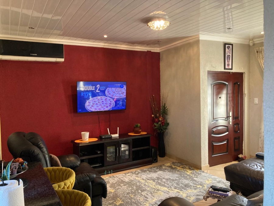 3 Bedroom Property for Sale in Tlhabane West North West